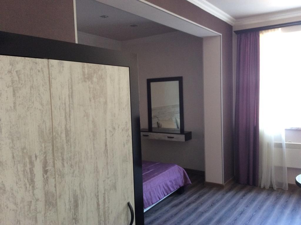 Best Hotel Aygestan Yerevan Room photo