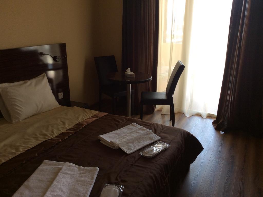 Best Hotel Aygestan Yerevan Room photo