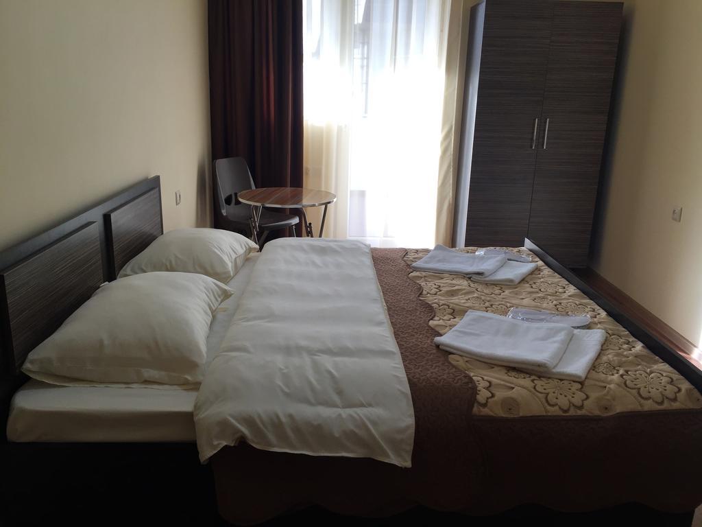 Best Hotel Aygestan Yerevan Exterior photo